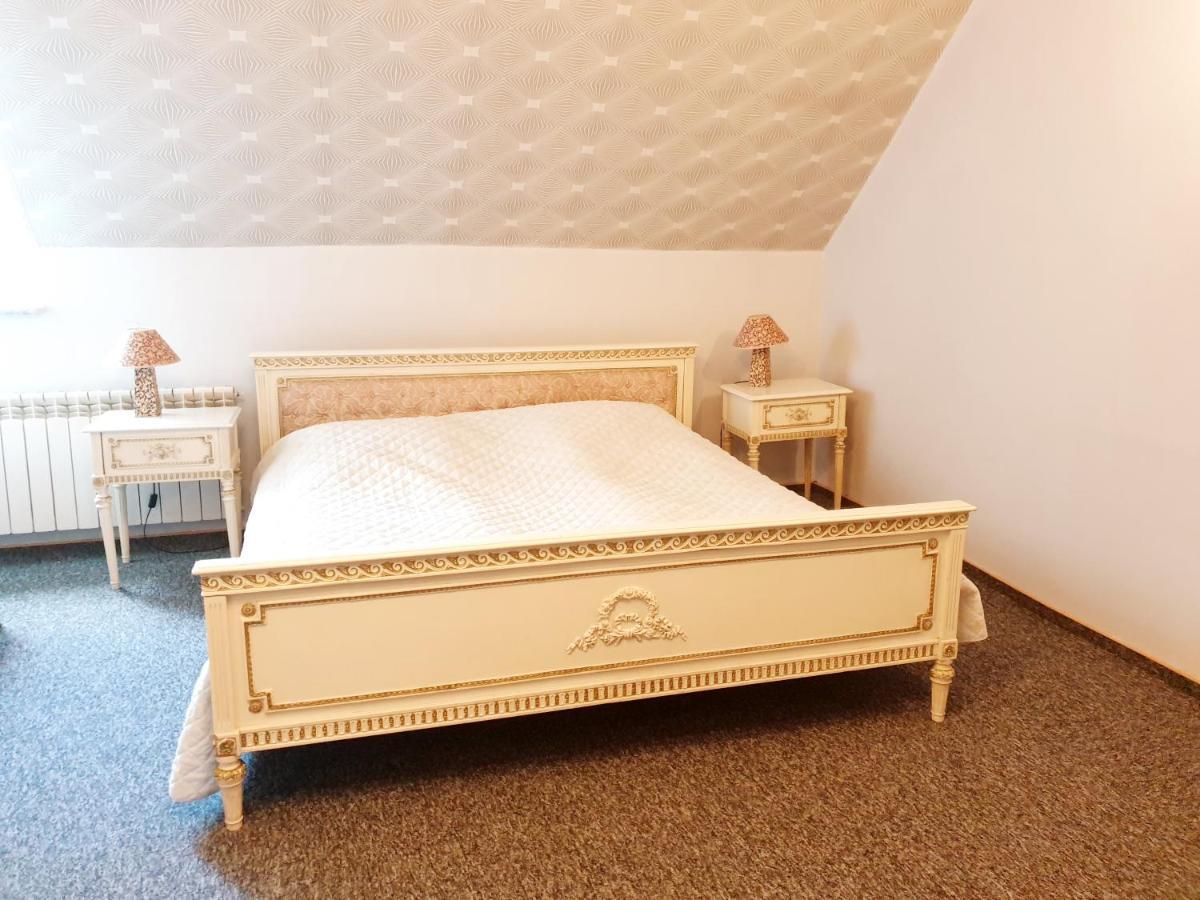 Willa Park Ostrowiec Świętokrzyski Buitenkant foto