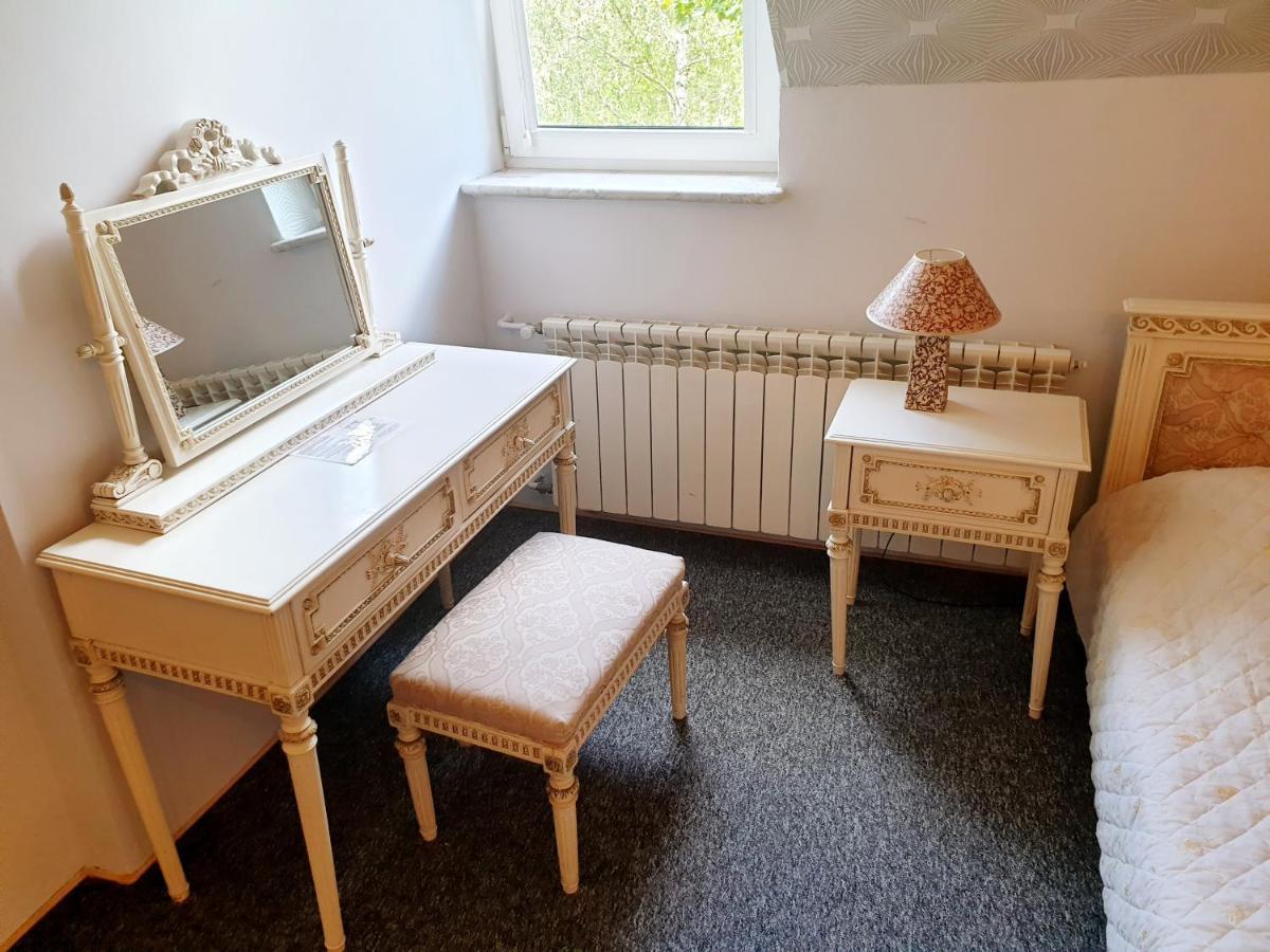 Willa Park Ostrowiec Świętokrzyski Buitenkant foto