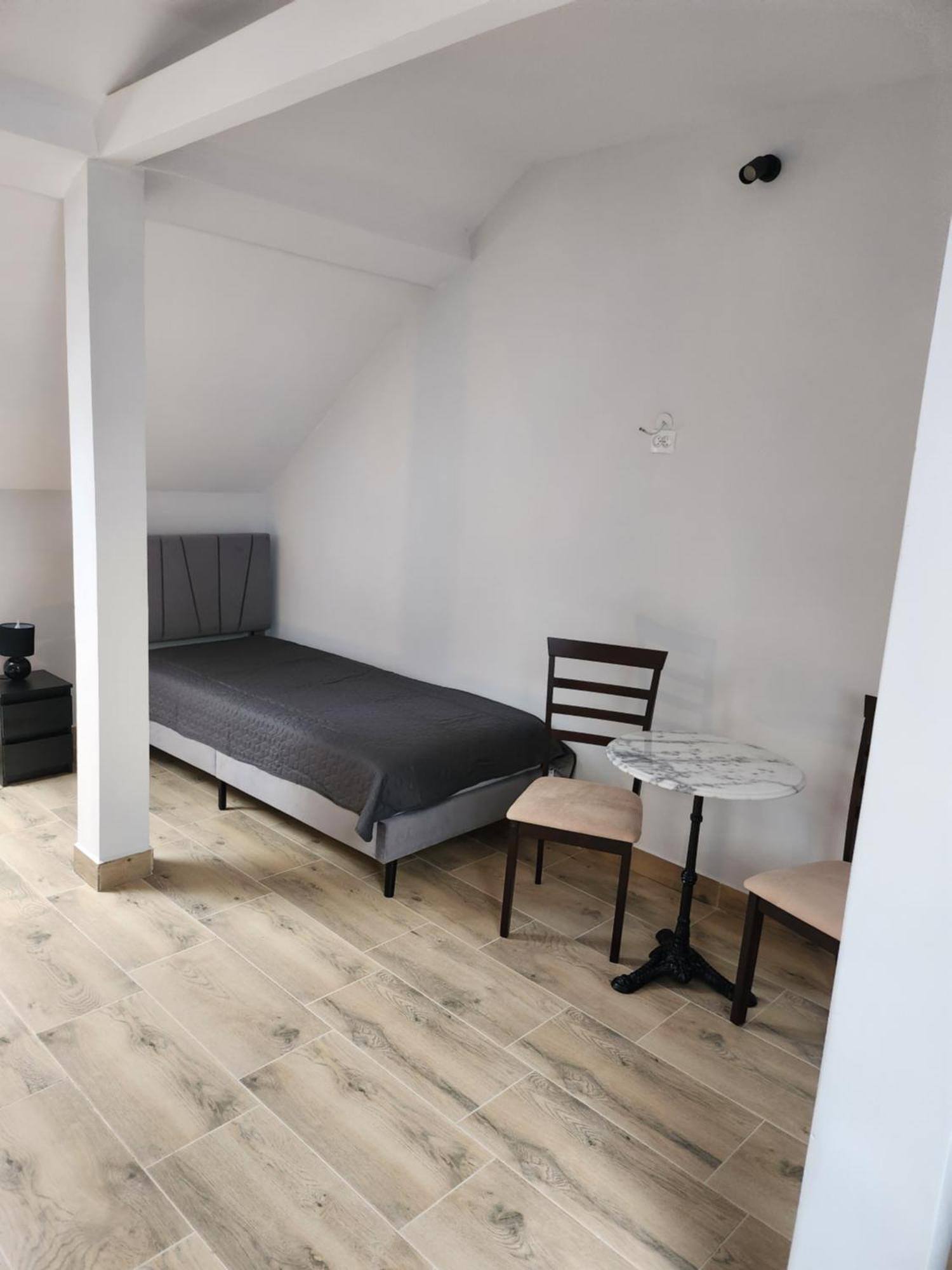 Willa Park Ostrowiec Świętokrzyski Buitenkant foto