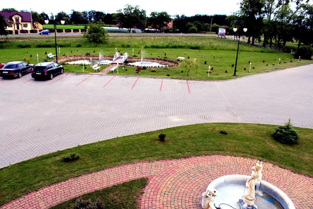 Willa Park Ostrowiec Świętokrzyski Buitenkant foto