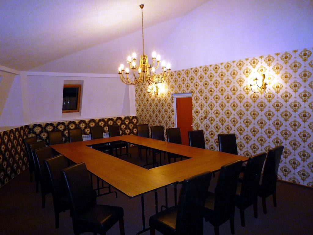 Willa Park Ostrowiec Świętokrzyski Buitenkant foto