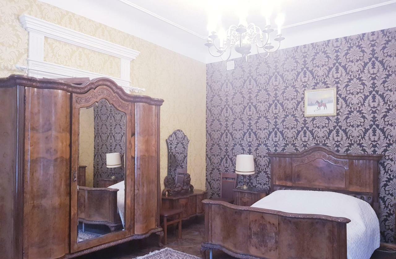 Willa Park Ostrowiec Świętokrzyski Buitenkant foto