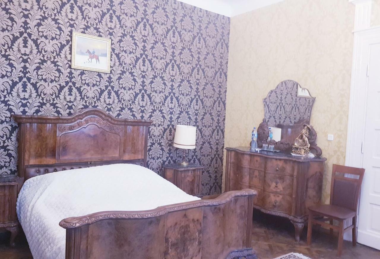 Willa Park Ostrowiec Świętokrzyski Buitenkant foto