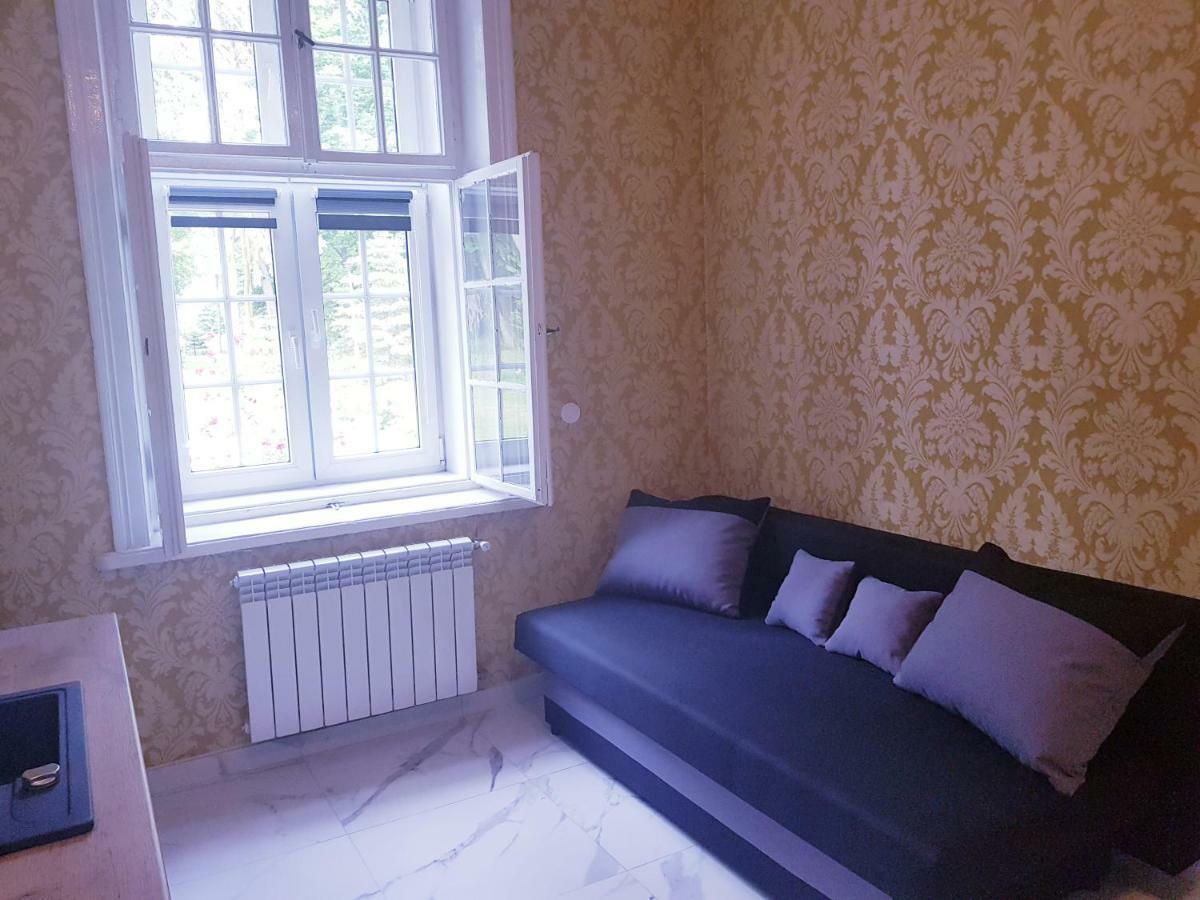 Willa Park Ostrowiec Świętokrzyski Buitenkant foto